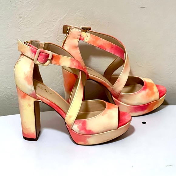 Heels - Picture 1 of 2